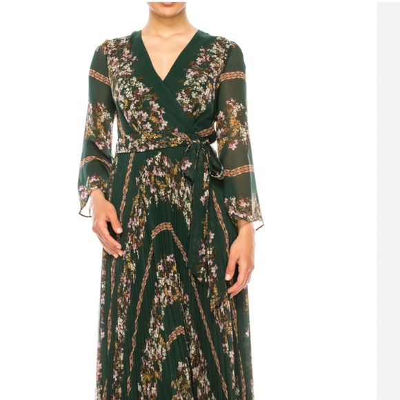 GREEN 💚💚💚🤍Maggy London Fit and flare dress - Picture 1 of 6